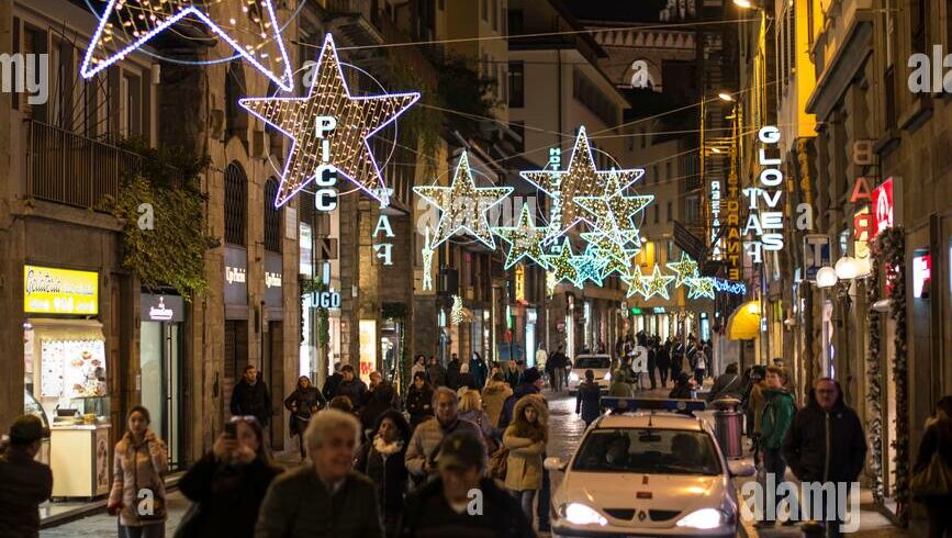 christmas-lighting-in-the-shopping-area-of-florence-2EABWC0